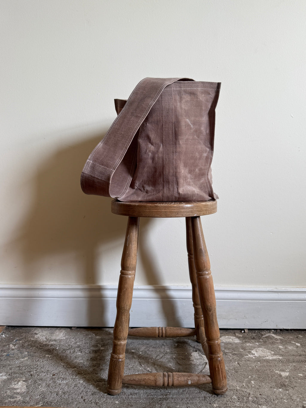 1 of 1 WAXED ANTIQUE FRENCH LINEN FORAGER BAG