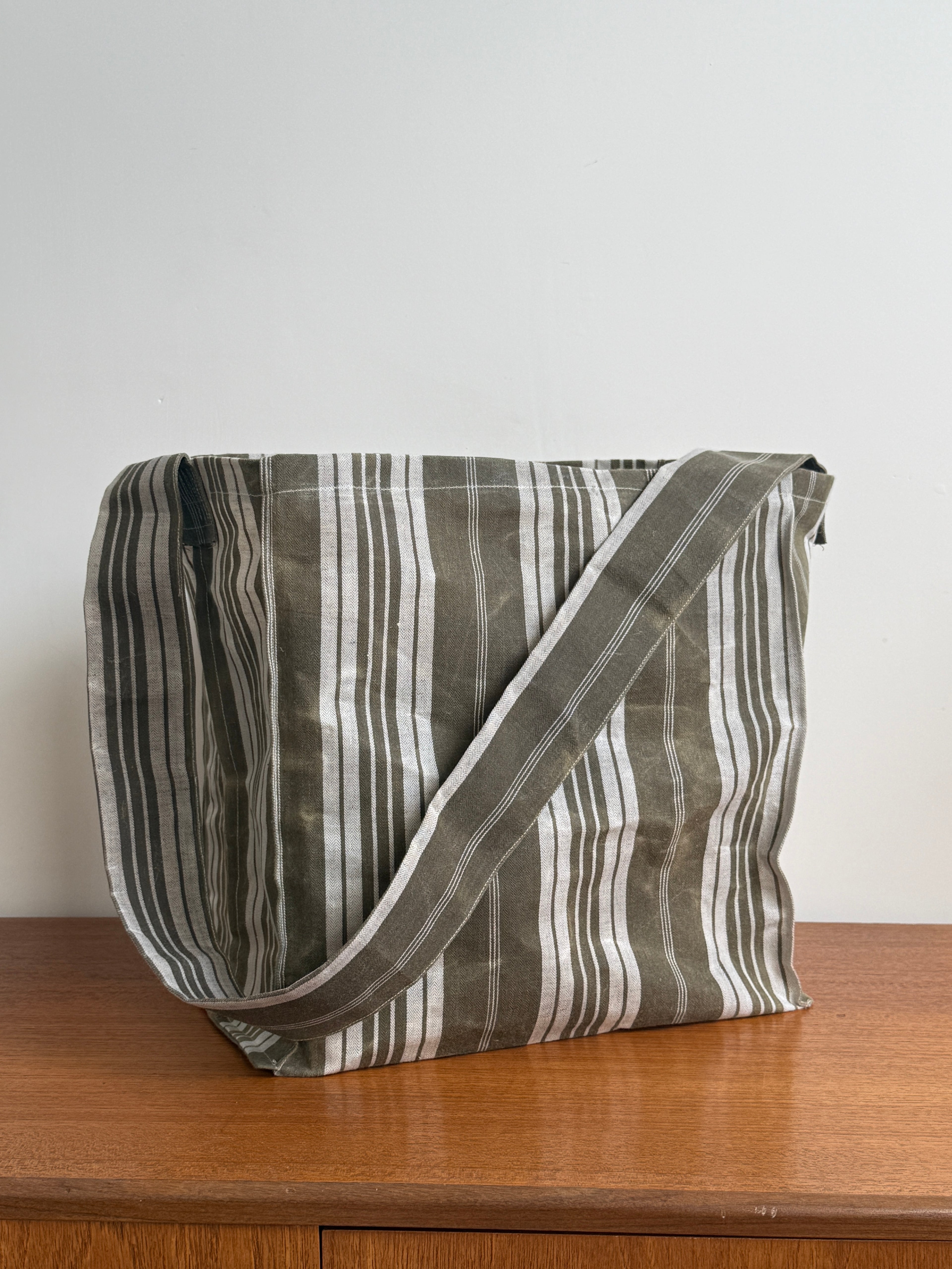 ANTIQUE FRENCH TICKING BIG'UN FORAGER BAG
