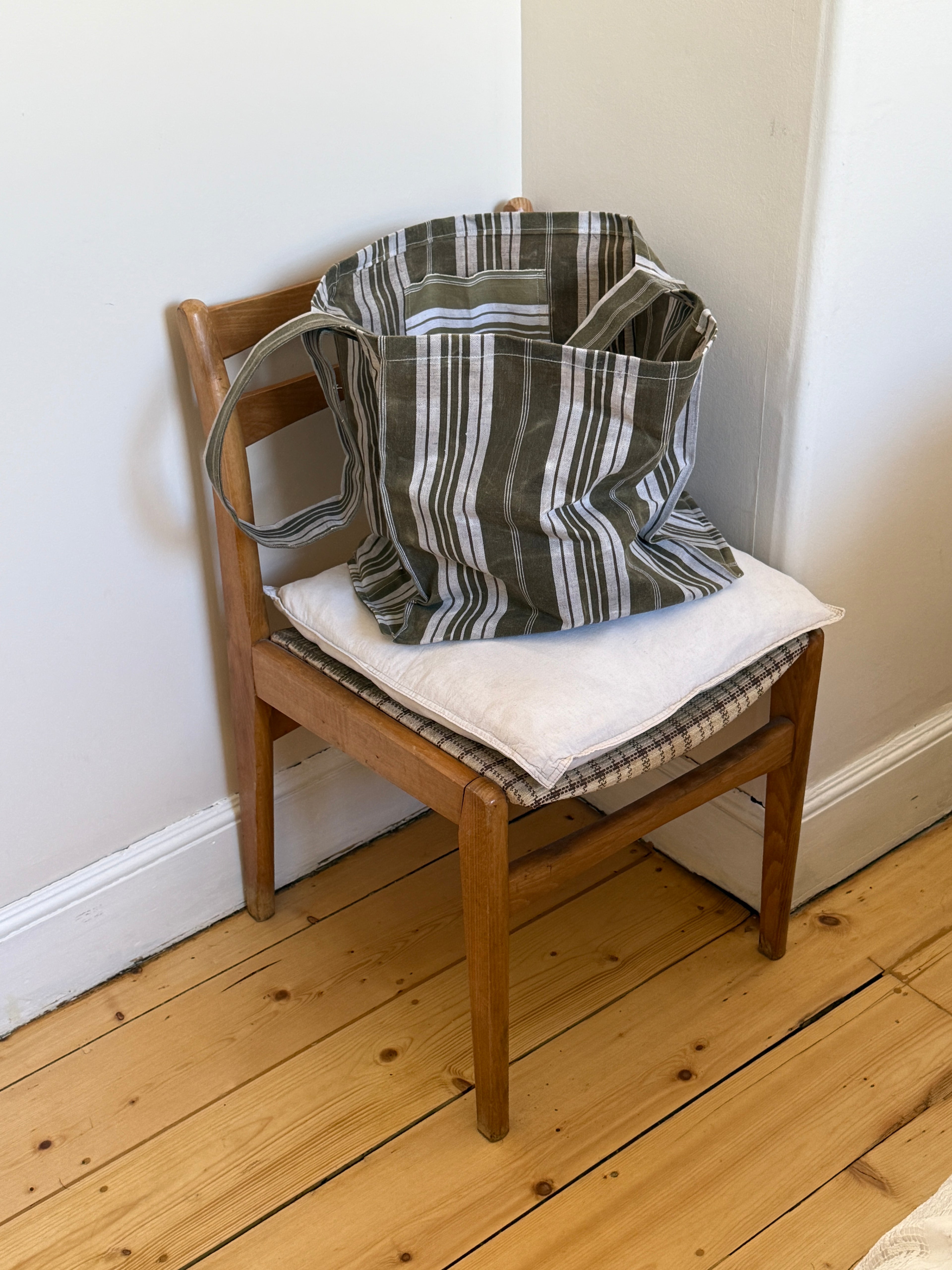 ANTIQUE FRENCH TICKING BIG'UN FORAGER BAG