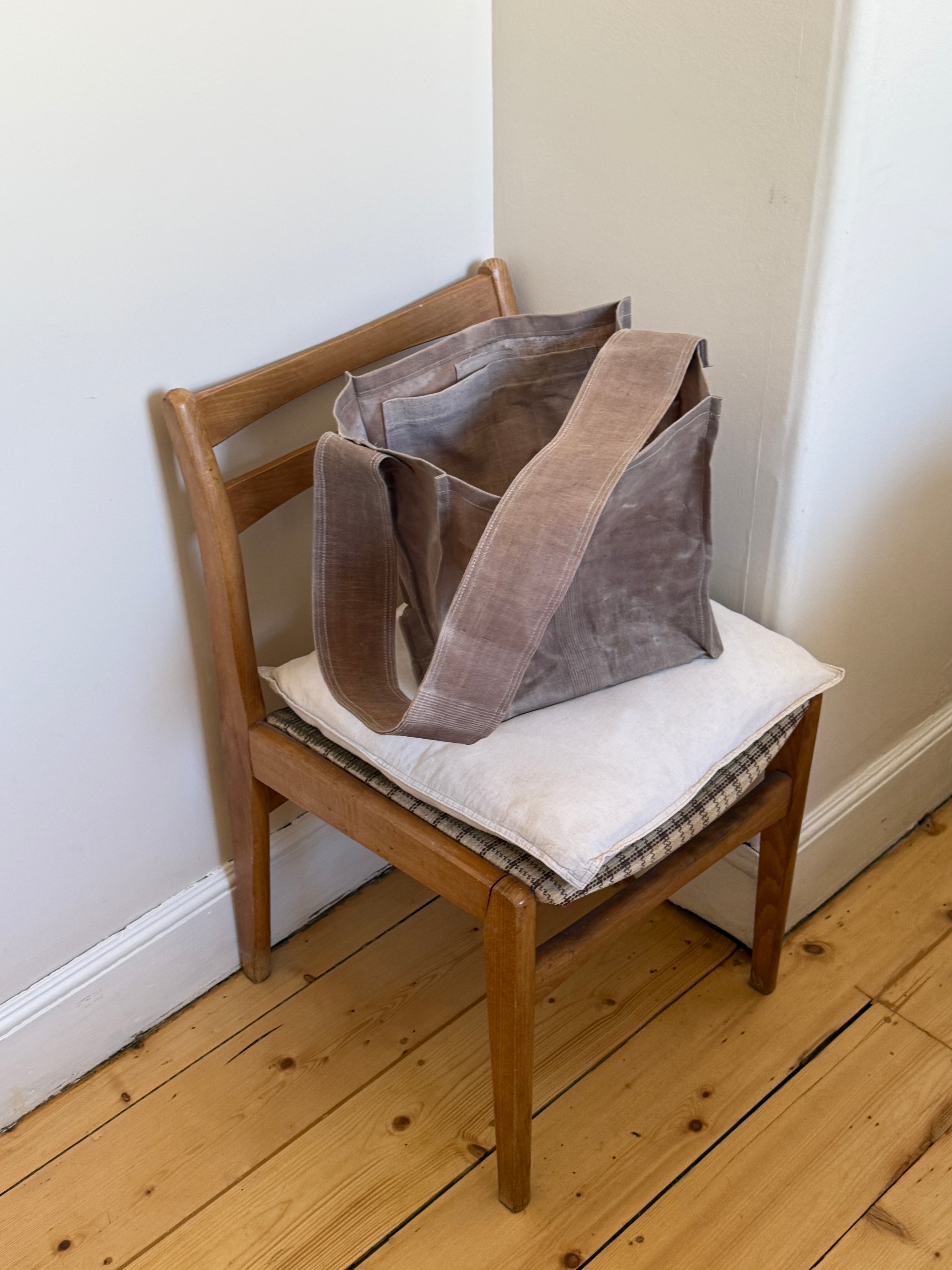 1 of 1 WAXED ANTIQUE FRENCH LINEN FORAGER BAG