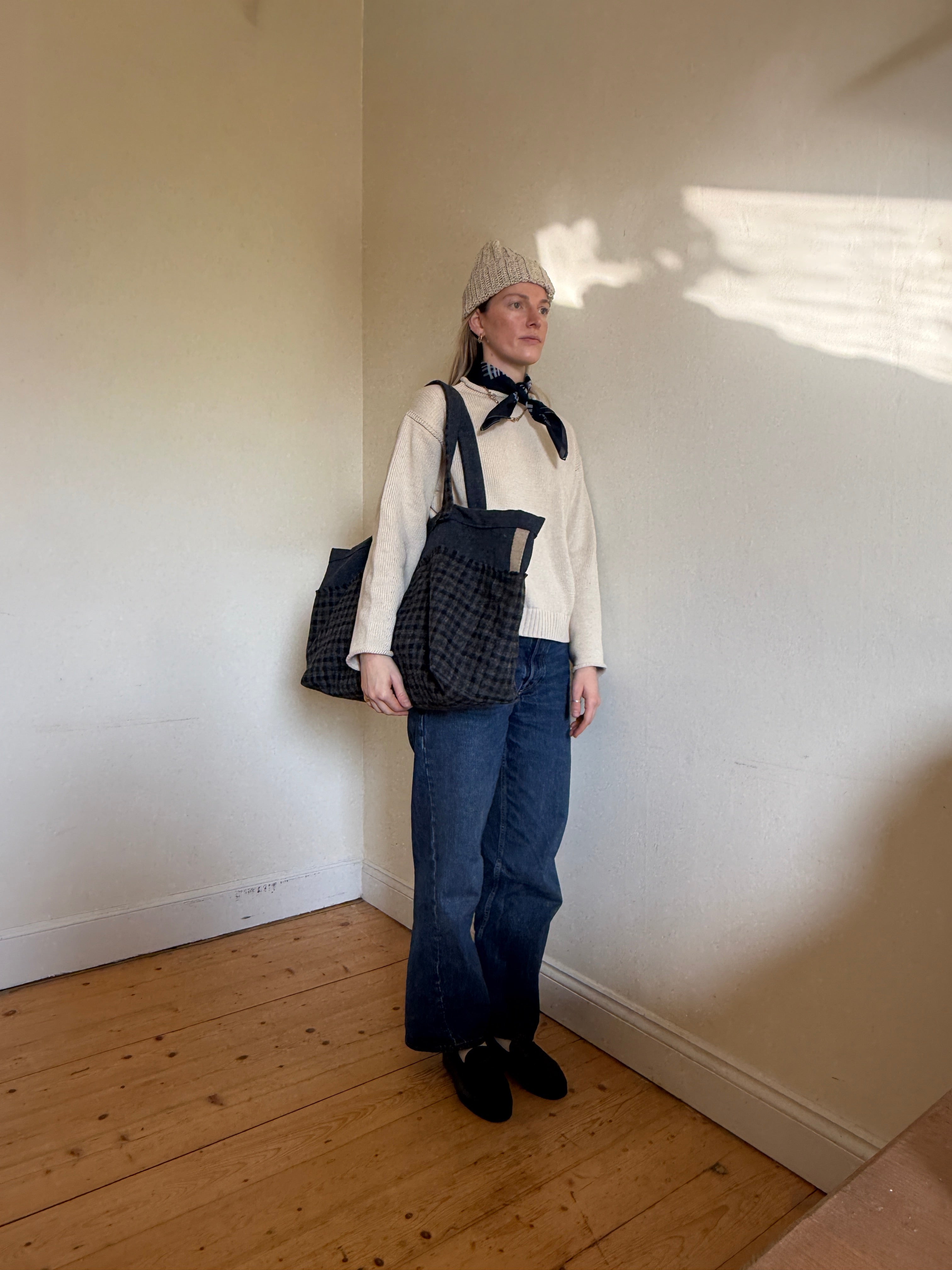 1 of 1 YORKSHIRE WOOL TOTE